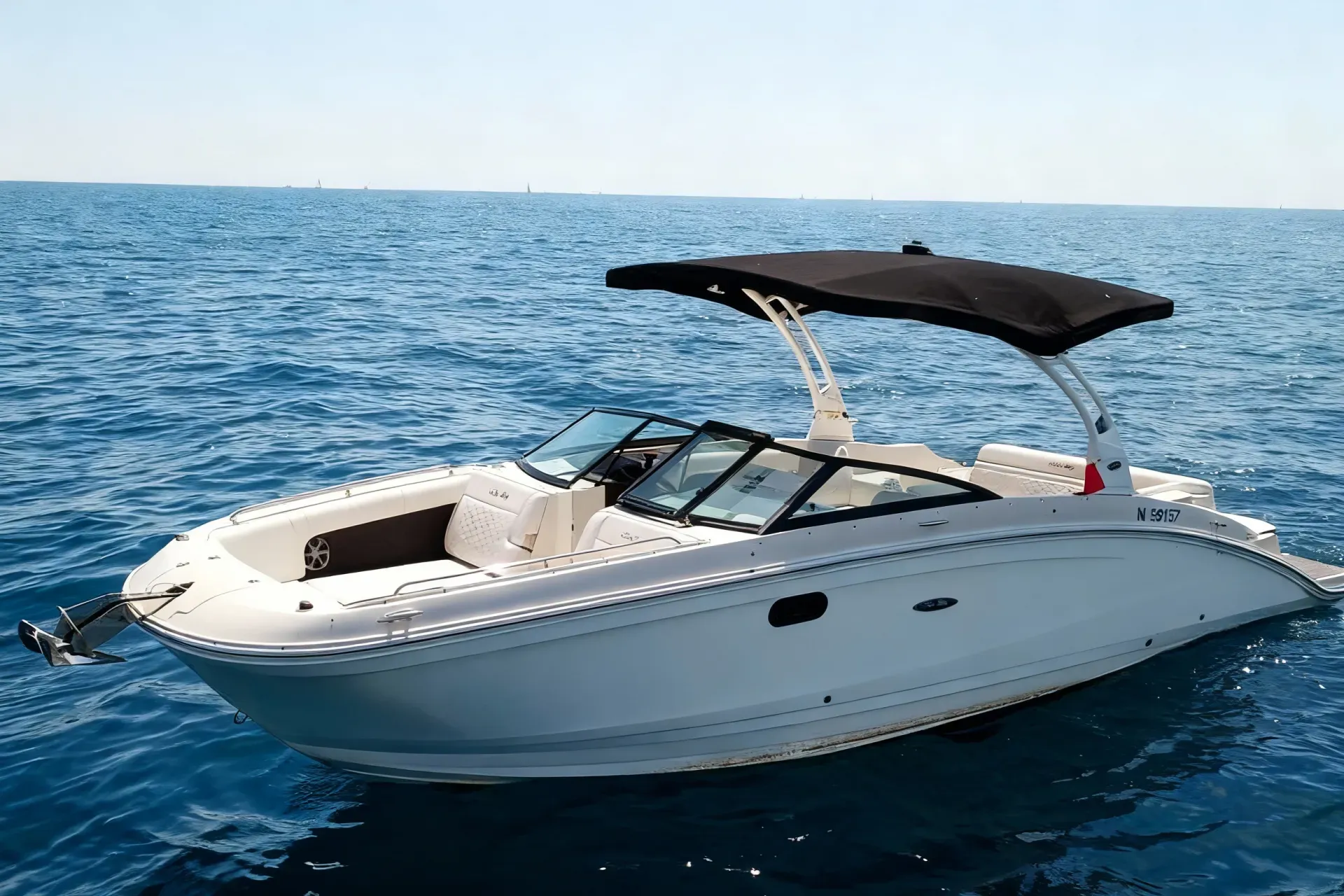 The Sea Ray SDX 270 at sea